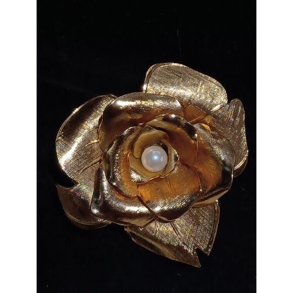 Source Unknown Jewelry - Vintage Gold-Tone Rose Brooch w/ Brushed Textured & Faux Pearl